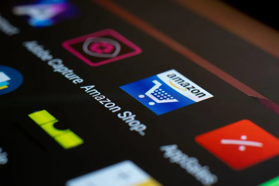 An e-commerce manager analyzing automated metrics to optimize Amazon Seller Central home performance for modern online brands.