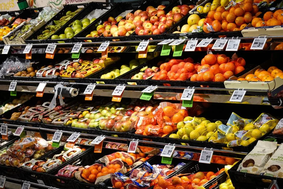 Screenshot of Instacart Clementine AI turning a single text message into a fully stocked grocery cart for shoppers
