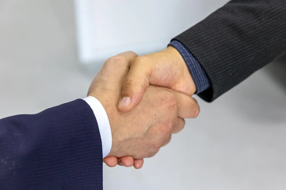 Responsabile commerciale che analizza contratto fornitore Amazon — guida completa Vendor Central per brand e produttori italiani
