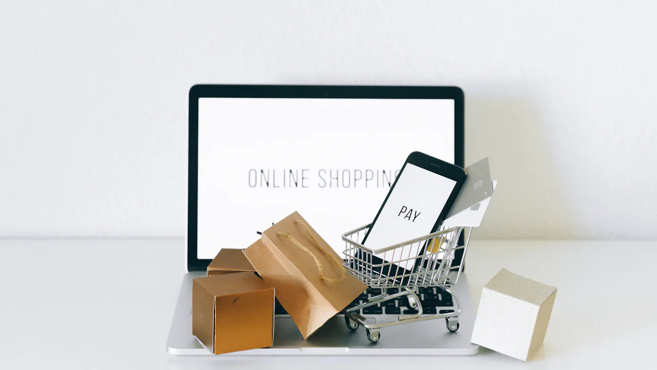 Dashboard catalogo e-commerce con IA generativa che mostra arricchimento prodotti per brand Amazon
